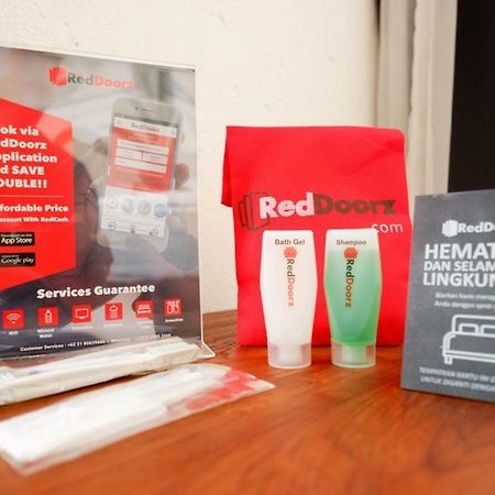 نزل باليفي Reddoorz @ Jalan Raya Semat Canggu المظهر الخارجي الصورة