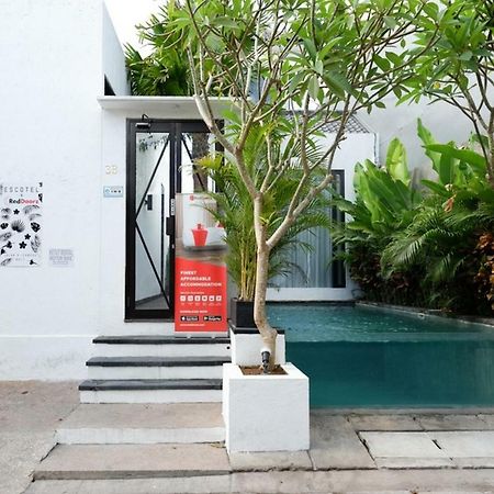 نزل باليفي Reddoorz @ Jalan Raya Semat Canggu المظهر الخارجي الصورة