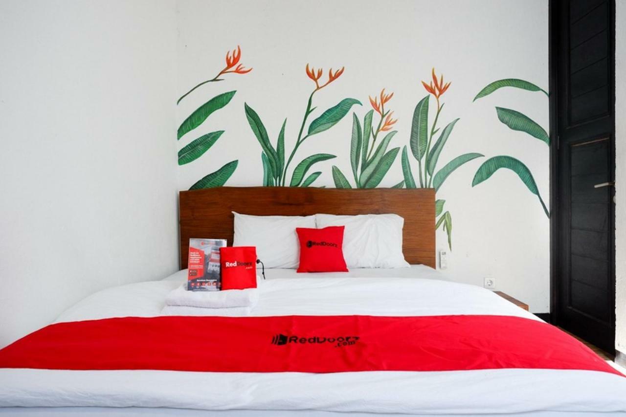 نزل باليفي Reddoorz @ Jalan Raya Semat Canggu المظهر الخارجي الصورة