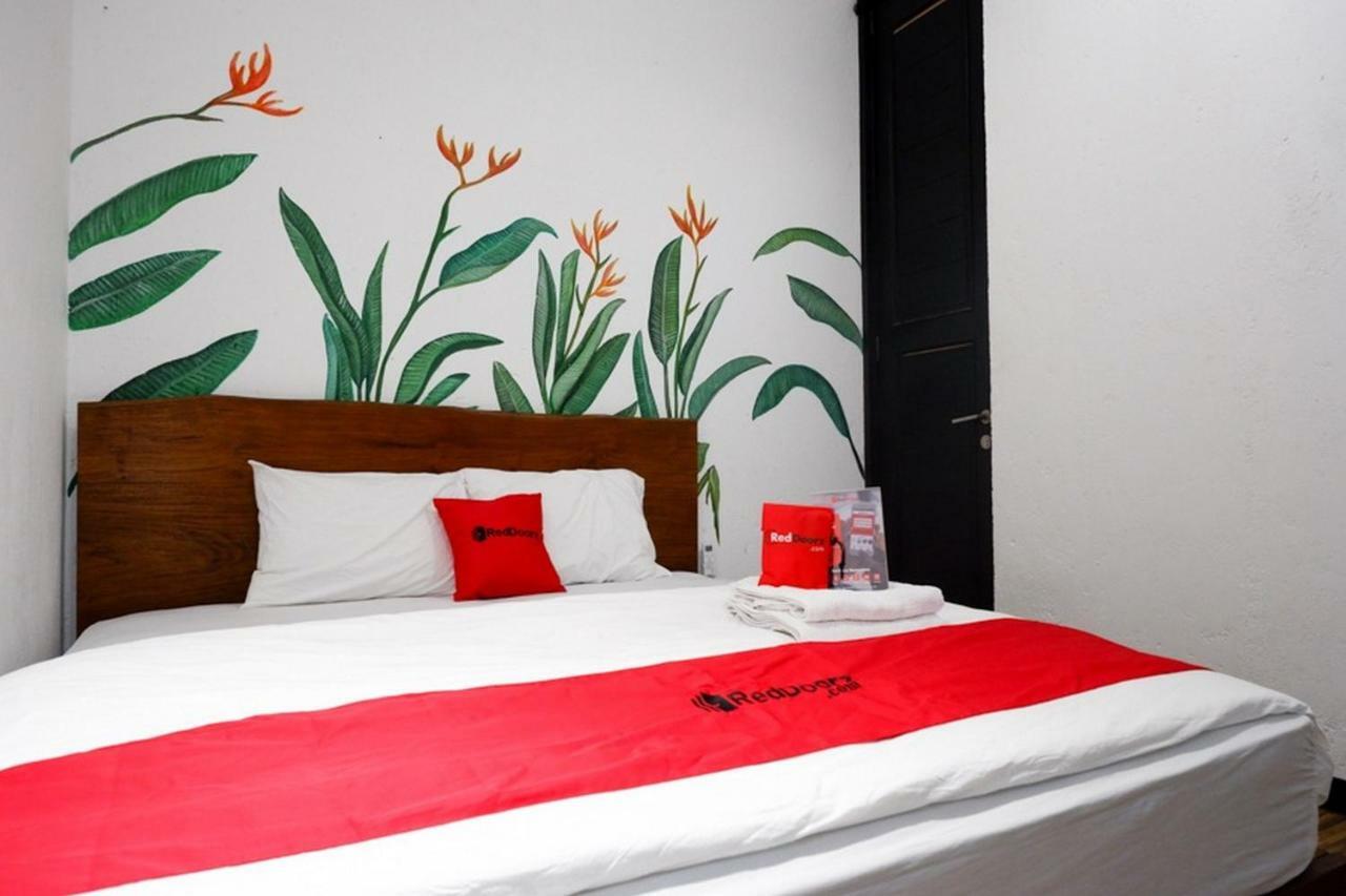 نزل باليفي Reddoorz @ Jalan Raya Semat Canggu المظهر الخارجي الصورة